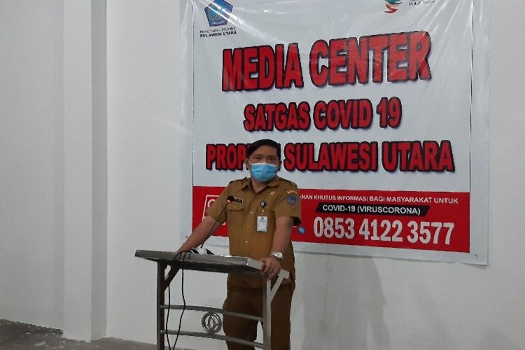 Jubir Satgas Covid-19 Sulut Steven Dandel saat konferensi pers di kantor Dinkes Sukut, Selasa (31/3/202) pukul 18.23 WITA