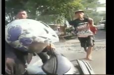 Viral Penjaga Perlintasan Kereta Tindak Biker Nakal