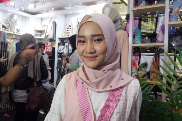 Fatin Shidqia berpose dalam acara Muslim Fashion Festival di JCC, Jakarta Pusat, Minggu (22/4/2018).