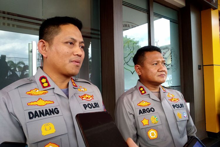 Mantan Kapolres Blitar Kota AKBP Argowiyono mendampingi Kapolres baru AKBP Danang Setyo Pambudi Sukarno, Senin (31/7/2023)