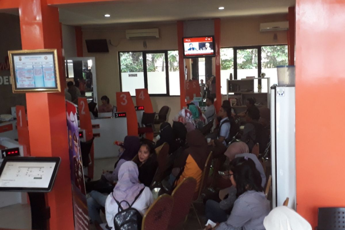 Suasana pelayanan SKCK di Polresta Depok, Jalan Margonda Raya, Kota Depok, Rabu (3/10/2018).