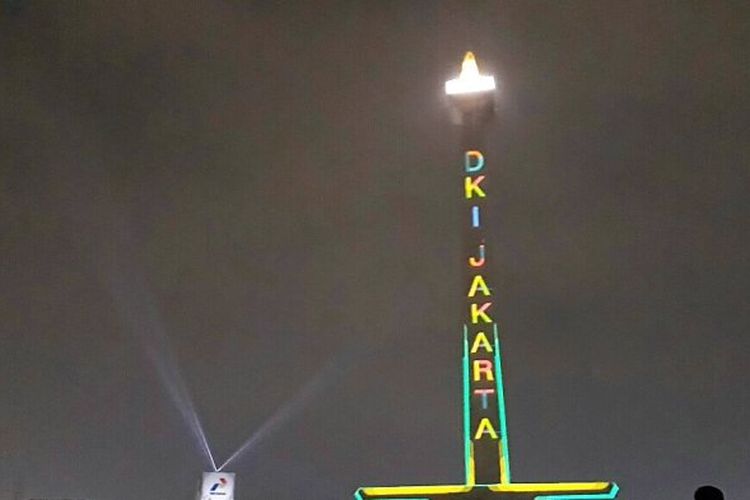 Video mapping di Tugu Monas yang diresmikan malam ini oleh Gubernur DKI Jakarta, Anies Baswedan, Senin (13/8/2018). 