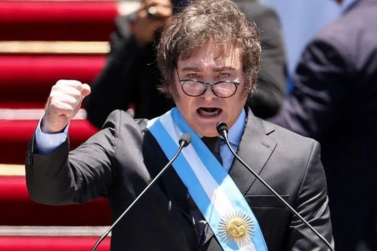Presiden Argentina yang baru dilantik, Javier Milei, saat berpidato.