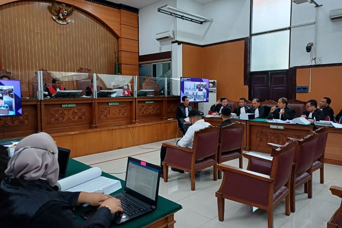 Suasana sidang terdakwa penganiayaan D (17), Mario Dandy Satriyo (20) dan Shane Lukas (19) di Pengadilan Negeri Jakarta Selatan, Kamia (6/7/2023). 