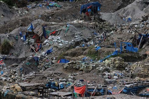 Berburu Emas di Gunung Botak Pulau Buru