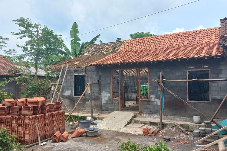 Salah satu pembangunan rumah warga di Desa Kalimiru Purworejo Mangkrak akibat dana RTLH Batal Cair 