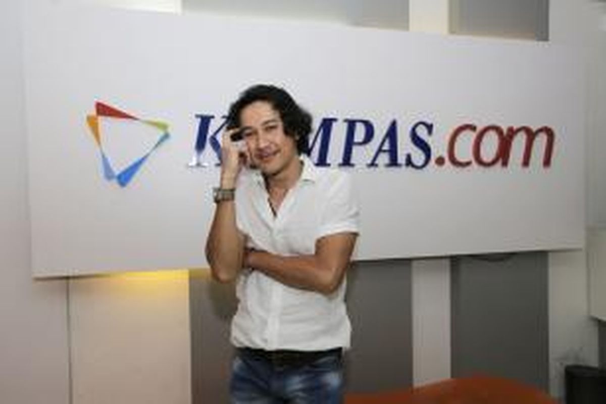 Pemain Film 3, Agus Kuncoro, usai wawancara di newsroom Kompas.com, Gedung Kompas Gramedia, Jakarta Pusat, Kamis (10/9/2015). KOMPAS.com / FIKRIA HIDAYAT