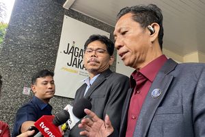 Teka-teki Kejanggalan Salinan Ijazah Jokowi di Tangan Bonatua Silalahi