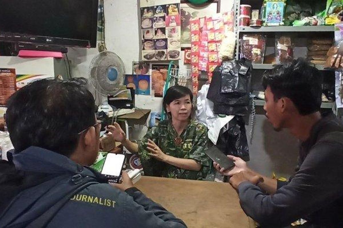 Susanna Indriyani (57), pemilik toko sembako di Jalan K Teluk Gong, Penjaringan, Jakarta Utara, saat ditemui pada Rabu (4/3/2020). 