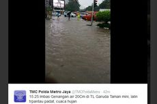 Hujan Disertai Angin Sebabkan Genangan dan Pohon Tumbang di Jakarta Timur