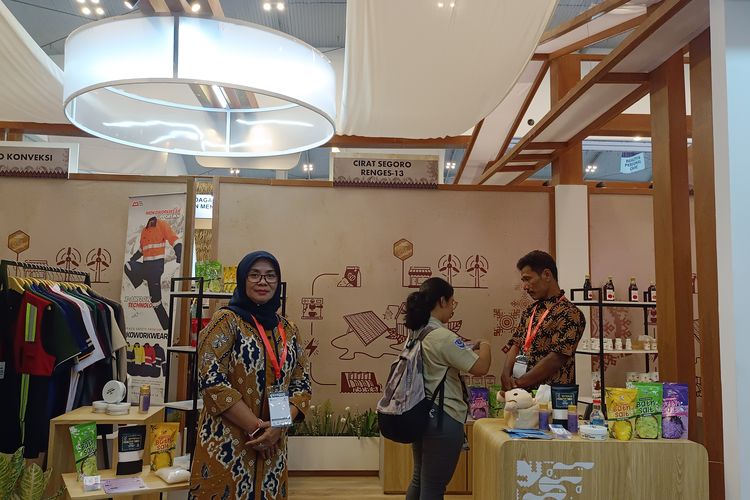 Booth Kristal Kabumian di Pameran Trade Expo Indonesia 2023 saat dikunjungi, Jumat (21/10/2023).