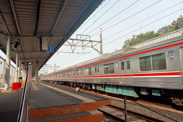 Stasiun Cicayur, stasiun terdekat dari wisata kebun buah melon Akaruku.