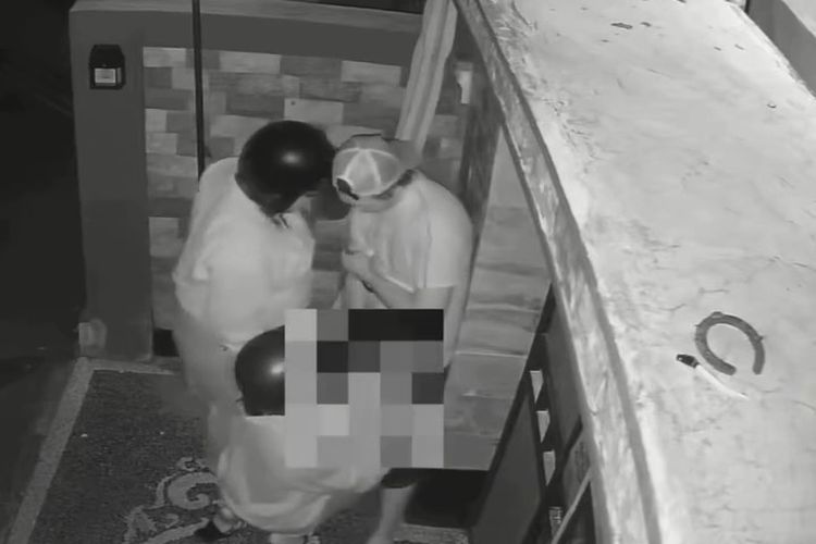 Viral Aksi Asusila Bule dan 2 Wanita di Depan Rumah Warga di Canggu, Polisi Selidiki Pelaku