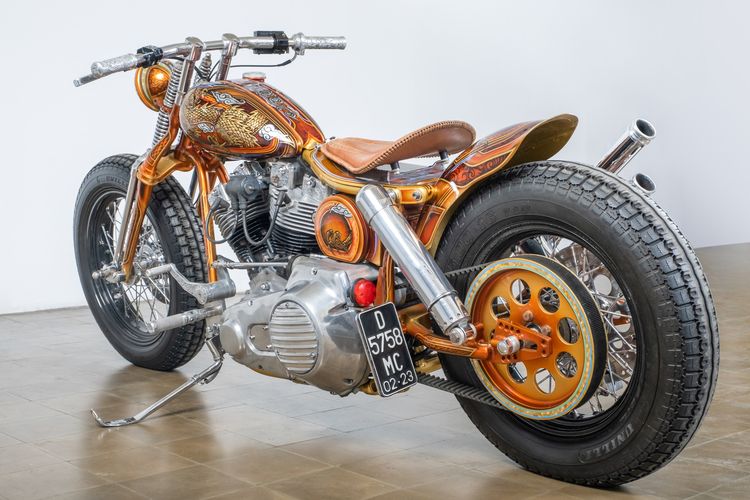 Motor custom Harley-Davidson (HD) Shovelhead bergaya bobber garapan Ndra King