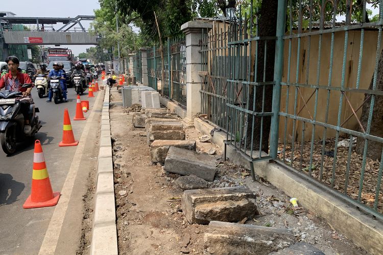 JPO GOR Ciracas Jaktim Dibangun, Dilengkapi Lift dan CCTV, Ditargetkan Selesai Desember 2026