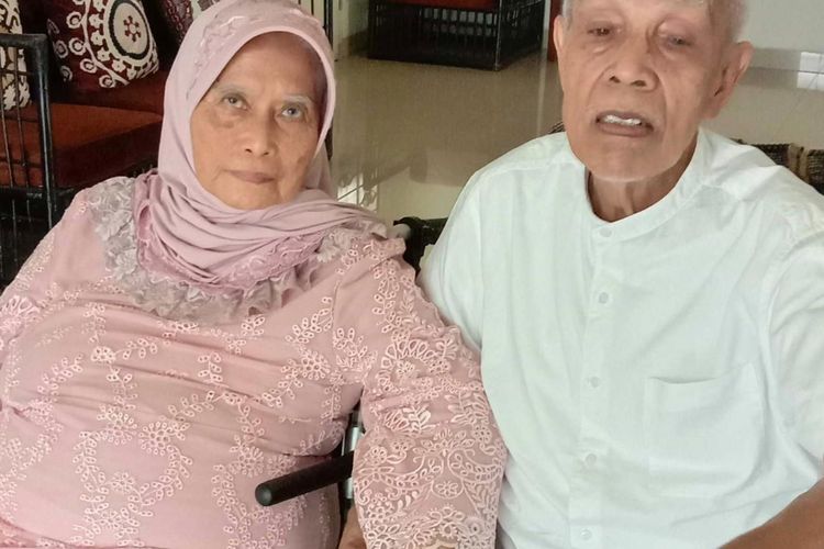 Perjalanan Yuyun 6 Tahun Merawat Sang Ayah yang Mengidap Alzheimer