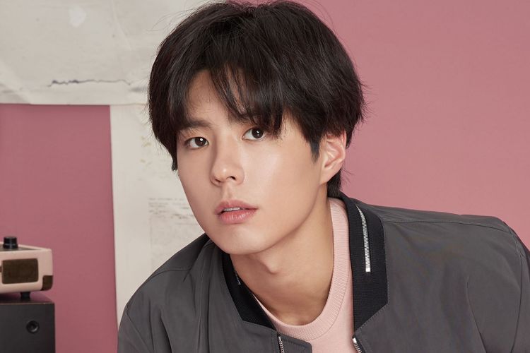 Park Bo Gum Ungkap Rahasia Menjaga Kulit Mulus Tanpa Operasi Plastik