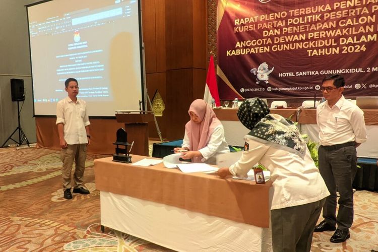 Rapat Pleno penetapan calon Legislatif Kabupaten Gunungkidul di Hotel Santika. Kamis (2/5/2024)