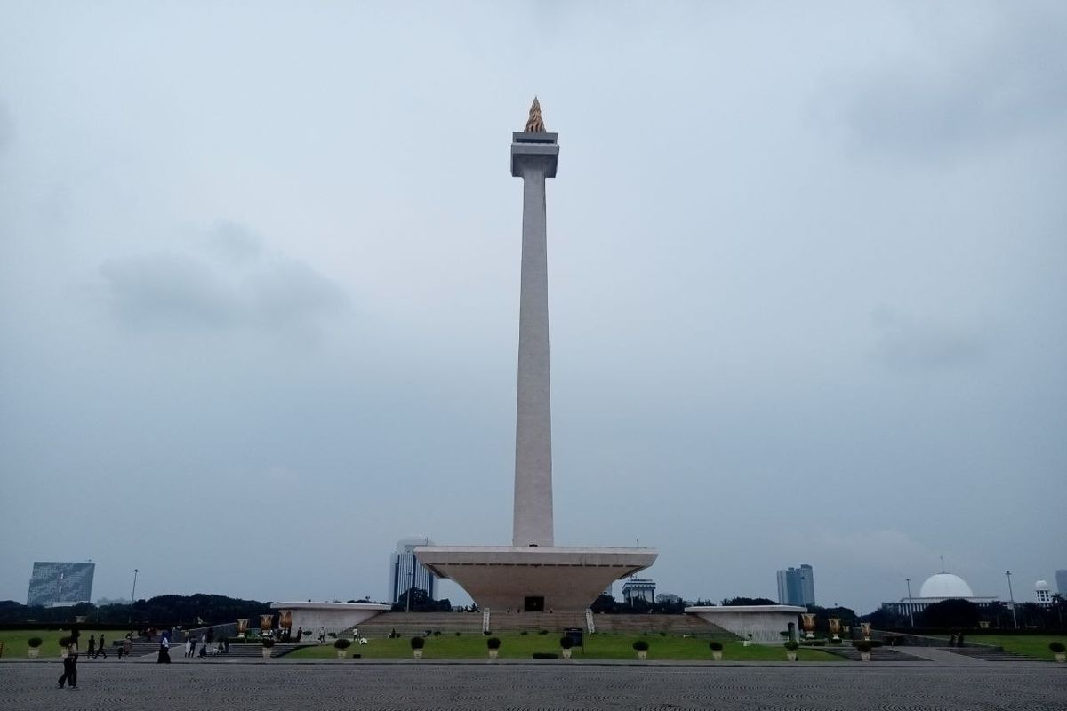 Monas dibuka lagi per Kamis (16/06/2022), namun masih dalam uji coba. Untuk sementara waktu, pengunjung hanya bisa masuk ke area tertentu saja.