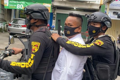 Pegawai Kafe di Makassar Pura-pura Jadi Polisi untuk Pikat Petugas Satpol PP Perempuan