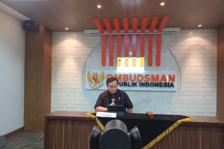 Anggota Ombudsman Yeka Hendra Fatika dalam jumpa pers di Jakarta, Jumat (22/3/2024). 