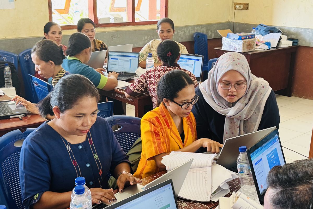 Program Transformasi Sekolah di Labuan Bajo dan Pulau Komodo diinisiasi PT Pegadaian (Persero) dan PT Garuda Indonesia (Persero) Tbk dengan menggandeng Putera Sampoerna Foundation (PSF).