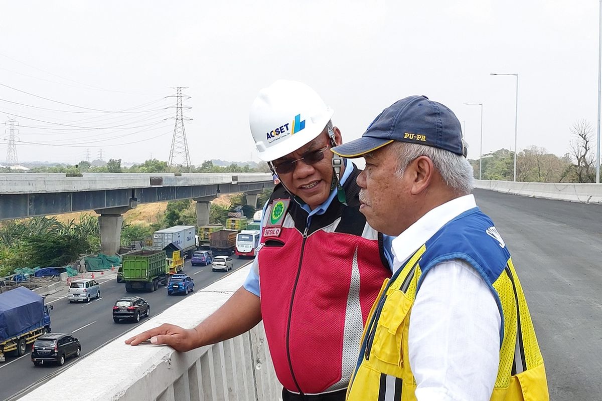 Menteri PUPR Basuki Hadimuljono saat meninjau Tol Jakarta-Cikampek II (Elevated), Kamis (19/9/2019).