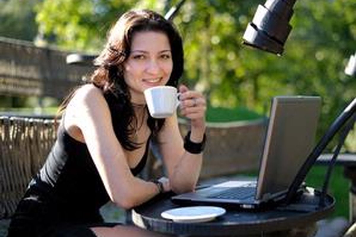 Siapa pun kini membutuhkan akses internet. Jadi, kenapa tak menawarkan layanan tersebut di bisnis Anda