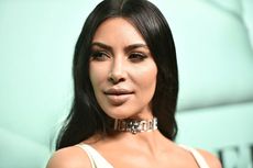 Kim Kardashian Resmi Sandang Status Lajang