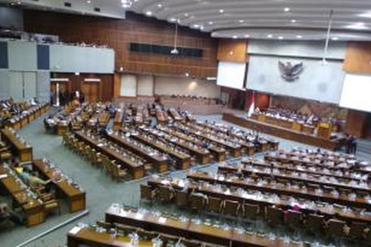 Suasana rapat paripurna pembahasan RAPBN 2016 di Gedung Parlemen, Senayan, Jakarta, Jumat (30/10/2015).