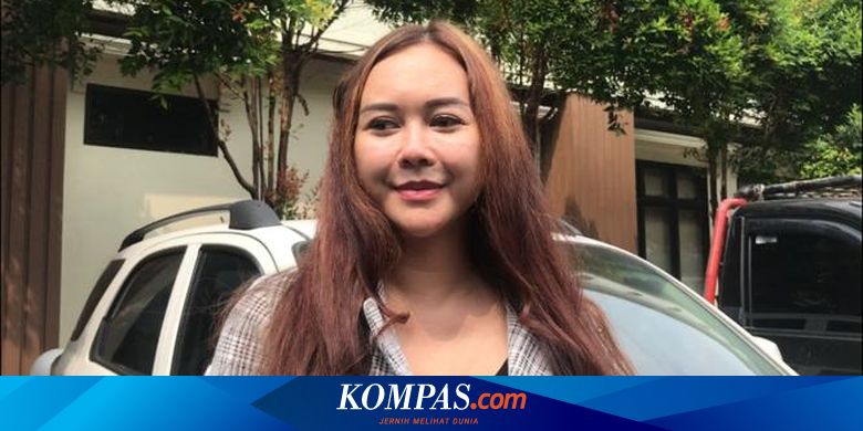 Aura Kasih Tak Khawatir dengan Status Single Parent - Vimarsana News