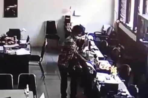 Terekam CCTV, Maling Beraksi di Kantor Pemkab Sumenep, Gasak 4 Laptop