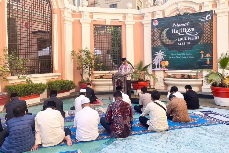 Suasana shalat Id 1443 H di KBRI Roma.