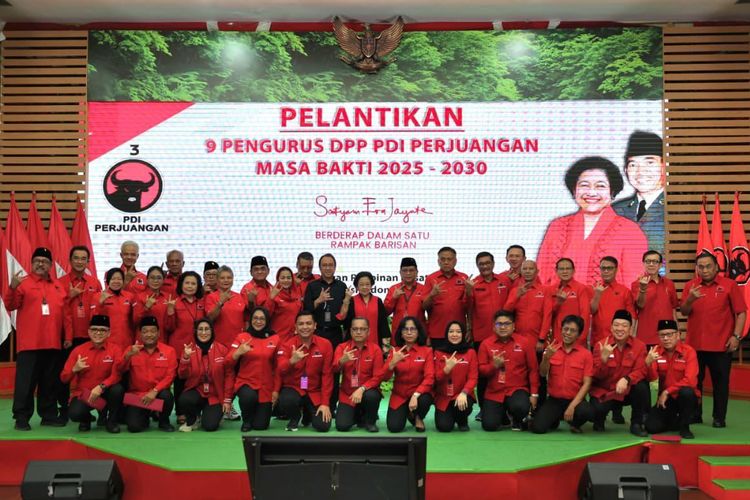 Megawati Langsung Lantik Hasto Kristiyanto Usai Ditunjuk jadi Sekjen PDIP