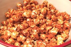 Resep Popcorn Pedas, Ide Camilan untuk Nonton Film di Rumah