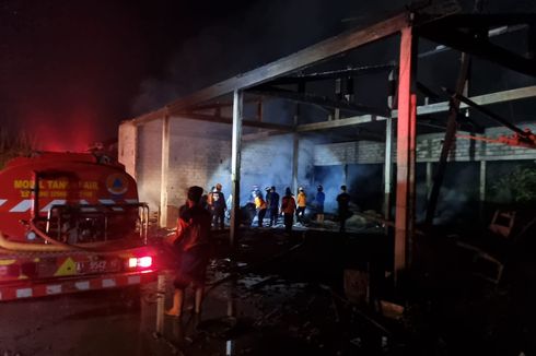 Gudang Peralatan Milik Kades di Wonosobo Terbakar, Truk, Motor, Pikap, dan Beras 1 Ton Ludes