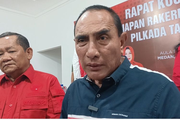 Mantan Gubernur Sumatera Edy Rahmayadi saat diwawancarai wartawan di DPD PDIP Sumut, Senin (6/5/2024)