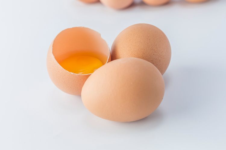 Jangan Asal Simpan, Ini Cara Aman Menaruh Telur di Kulkas agar Tetap Segar