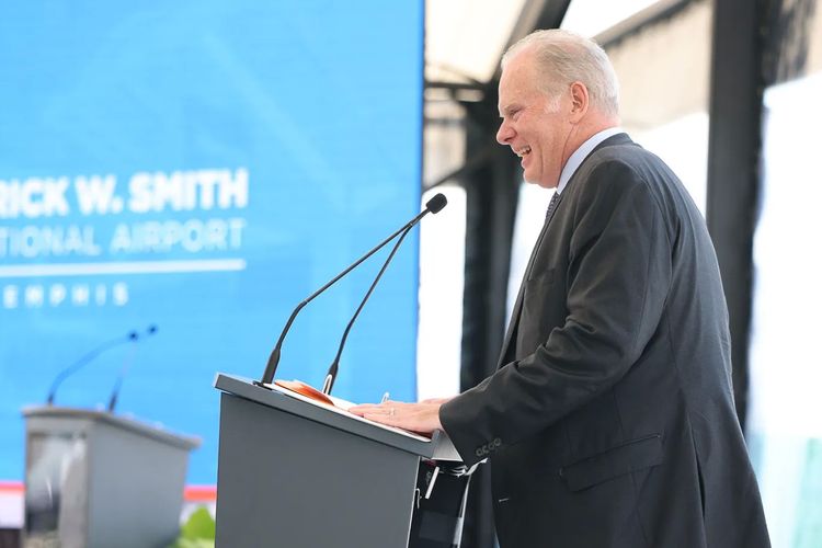 Mengenang Pendiri FedEx, Frederick W. Smith, lewat Pesawat Rosie