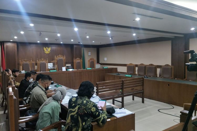 Suasana ruang sidang menjelang sidang perdana gugatan class action kasus gagal ginjal akut pada anak di Pengadilan Negeri Jakarta Pusat, Selasa (17/1/2023).