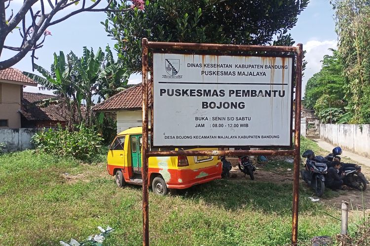 Bangunan Puskesmas Pembantu di Desa Bojong Kecamatan Majalaya, Kabupaten Bandung, Jawa Barat sudah 12 tahun tidak beroperasi, kini kondisinya mengkhawatirkan.