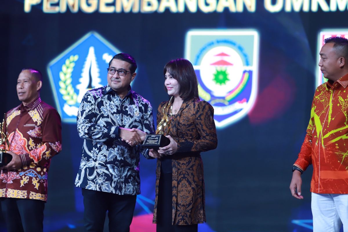 Wali Kota Semarang Penghargaan dari Kompas TV.