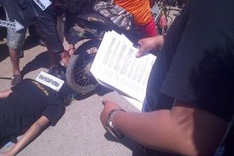 Rekonstruksi kasus pembunuhan Franciesca Yofie di kawasan Cipedes, Bandung, Jawa Barat, Kamis (22/8/2013) siang.
