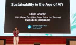 Wamendiktisaintek: Berpikir Kritis Jadi Kunci agar Manusia Tak Tergantikan AI