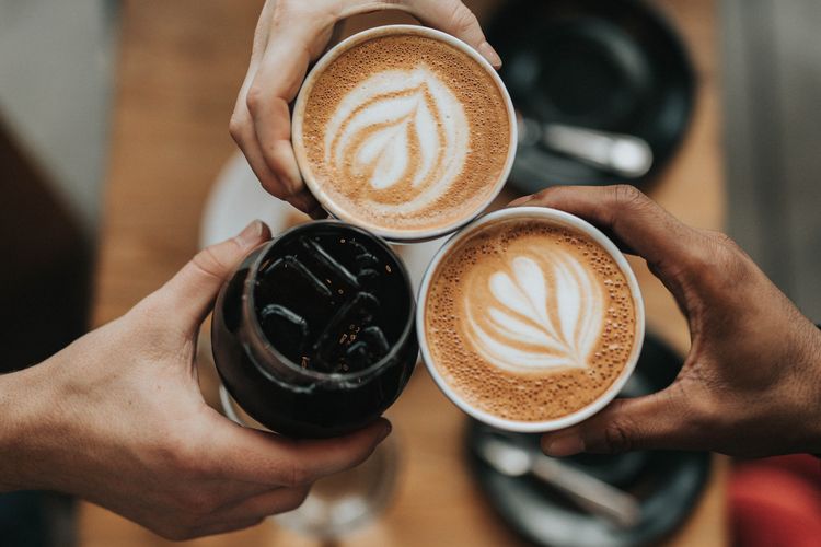 Cara minum kopi agar lebih sehat.