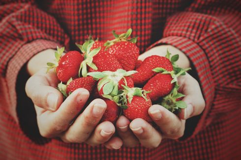 6 Manfaat Buah Stroberi untuk Kesehatan yang Sayang Dilewatkan