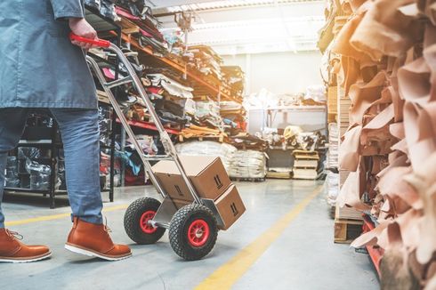 Pandemi, Pemasok Sepatu Nike dan Adidas di Vietnam Berhenti Beroperasi