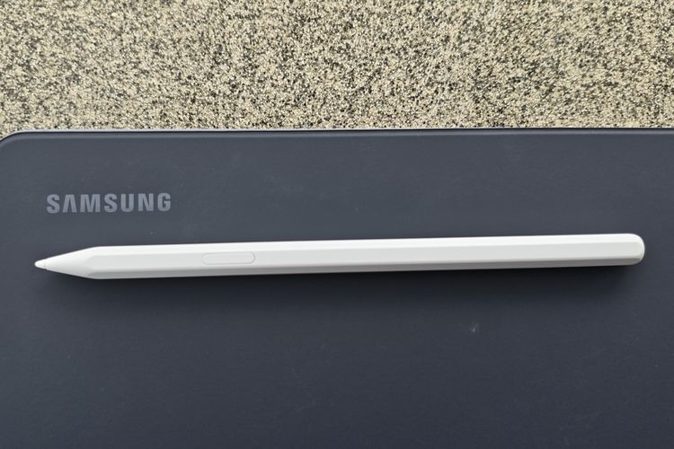 New Stylus S Pen dan bodi belakang book cover keyboard Samsung Galaxy Tab S11 Ultra.