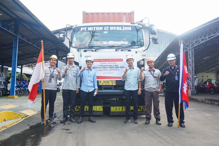 PT WIKA Industri Manufaktur (WIMA) memulai ekspor perdana Gesits Raya G ke Nepal. Pada tahap awal ini, pengiriman sebanyak 72 unit dalam bentuk Semi Knock Down (SKD). 