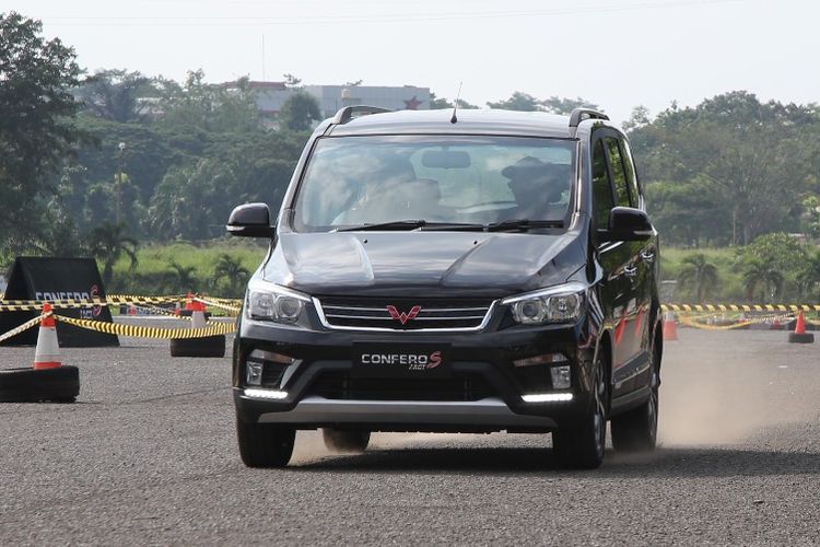 Wuling Confero